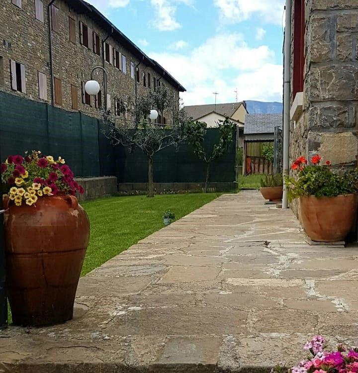 L'Arome De Ainsa Apartment Luaran gambar